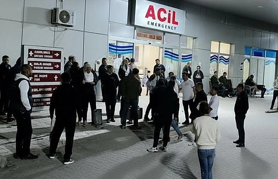 İki grup hastanede birbirine saldırdı