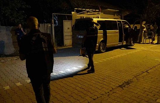 Malatya'da tartıştığı kişilerin evini bastı: Çıkan kavgada kendisi yaralandı!