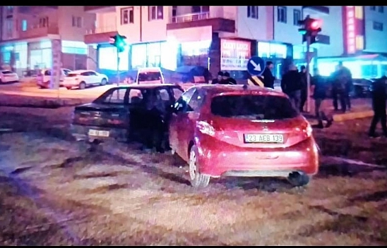 Trafik kazası 2 yaralı