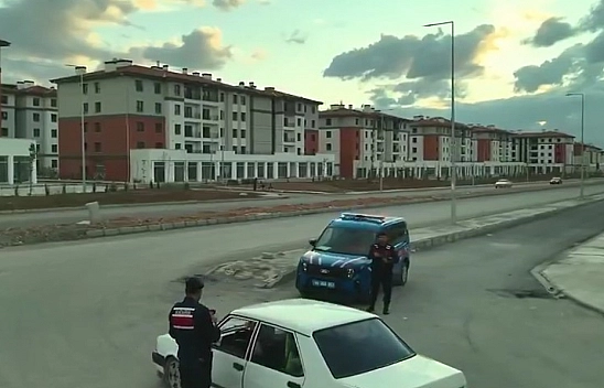 İkizce'de hareketli dakikalar! Çok sayıda kişi yakalandı!