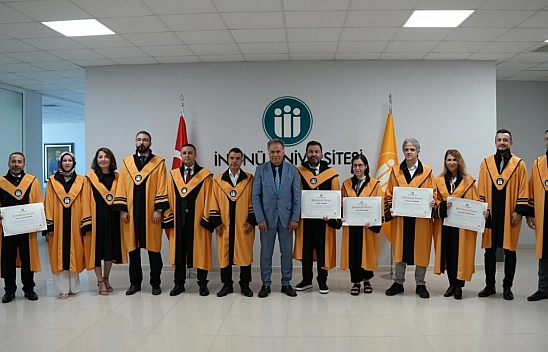 Rektör Nusret Akpolat ünvanda yükselen akademisyenleri tebrik etti
