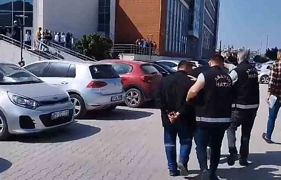 Aranması bulunan 2 şahıs yakalandı