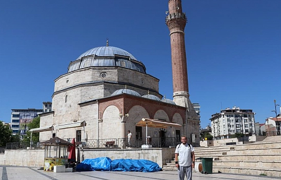 Kabe yolunda ikinci kez yollara düştü: Hedefi 90 günde Mekke'ye ulaşmak