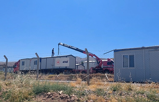 Kahramanmaraş Konutlara Geçiyor, Malatya konteynerden konteynere sürünüyor