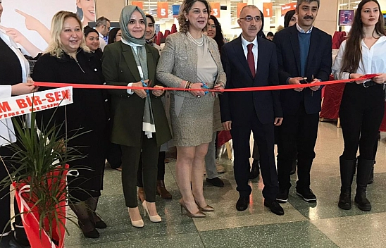 Liseli öğrencilerden resim sergisi