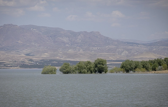 Karakaya Barajı taştı! Malatya'da yerleşim yeri su altında…