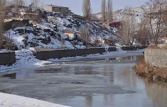 Çay'ın buzları çözüldü