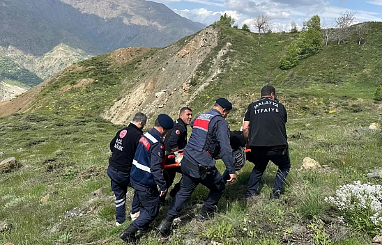80 yaşındaki kadın uçurumdan düştü