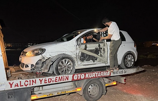 Kaza sonrası aracı bırakıp kaçtılar