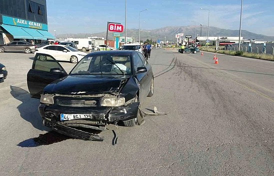 Malatya'da trafik kazası: Sürücü kaçtı, 1 kişi yaralandı