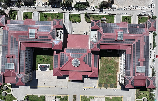 Kendi enerjisini kendisi üretiyor