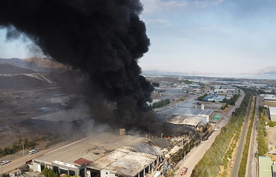 Komşudaki yangına Malatya'dan destek ekip katıldı