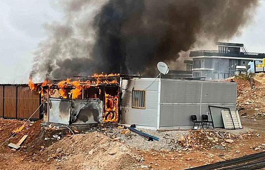 Malatya'da İnşaat Şantiyesinde Yangın Çıktı..!