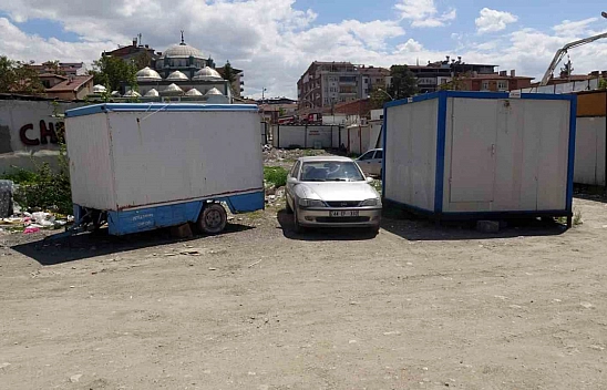 Konteynerde düştü, hastanede öldü