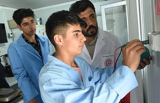 Konteynerler meslek lisesi öğrencilerine emanet!