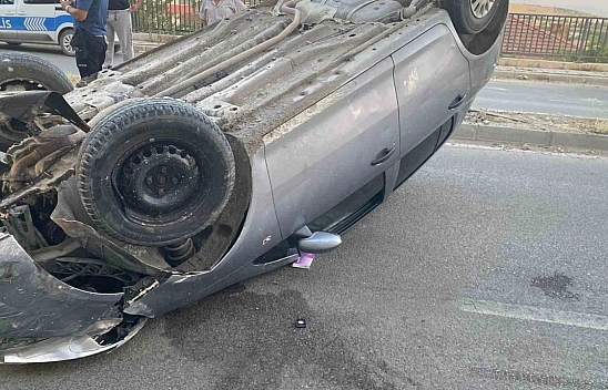 Battalgazi'de Kontrolden Çıkan Otomobil Ters Döndü: 2 Yaralı