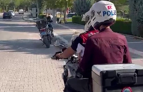 KPSS'ye yetişme telaşındaki adayların imdadına polis yetişti