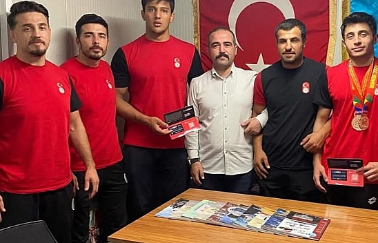 Macaristan'da Malatya Rüzgarı: Emir Ömer Bozbağ Dünya Şampiyonu!