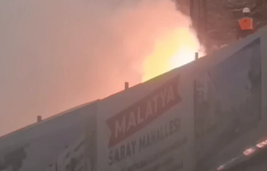 Malatya çarşı merkezi inşaatında yangın paniği!
