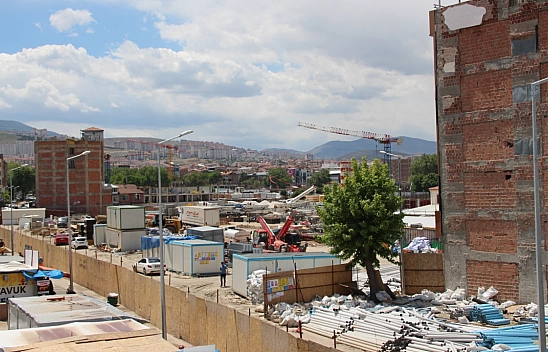 Malatya Çarşı Merkezinin Yeniden İnşası Hız Kazandı: İlk Teslimatlar 2025'te