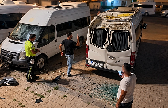 Malatya Çevreyolunda feci kaza: Kontrolden çıkan otomobil otoparka uçtu!