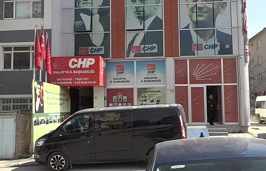 Malatya CHP'de Çilingirli Devir Teslim! Kilitler Kırıldı, Koltuk Değişti