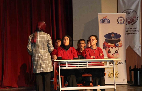 Malatya'da Gençlere Akran Zorbalığı ve Sosyal Medya Farkındalığı Aşılanıyor