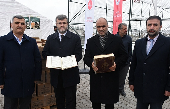 Malatya'da 100 bin yıpranmış Kur'an yerine 30 bin yeni Kur'an dağıtıldı