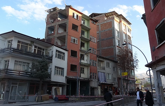 Malatya'da 18 Ay Sonra Beklenen Oldu: Nihayet Yıktırıldı!