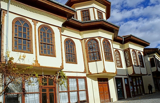 Malatya'da 26 ayda Bitmeyen Yıkımlar: Kerpiç Evler Yıkılacak