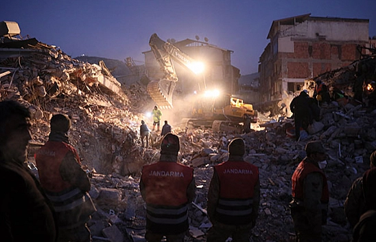 Malatya'da 3 kişinin öldüğü apartman davasında sanıklara ek süre verildi