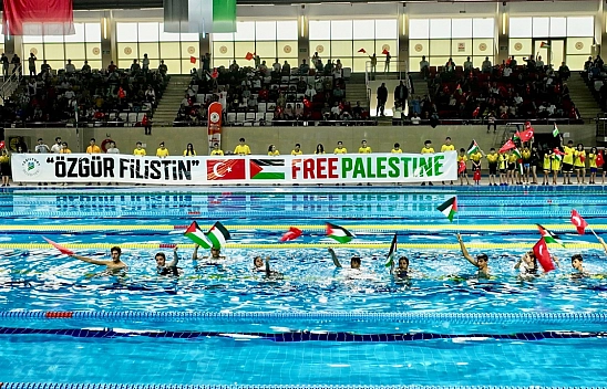 Malatya'da 300 Sporcu 'Umuda Kulaç' Attı
