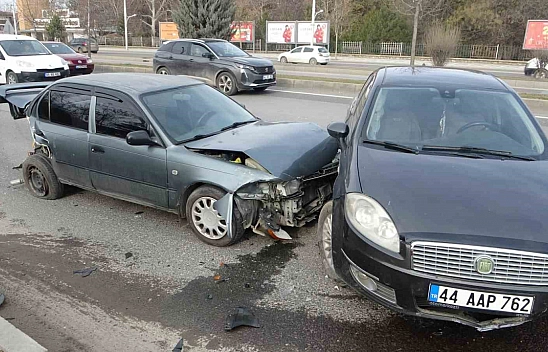 Malatya'da 6 aracın karıştığı zincirleme kaza