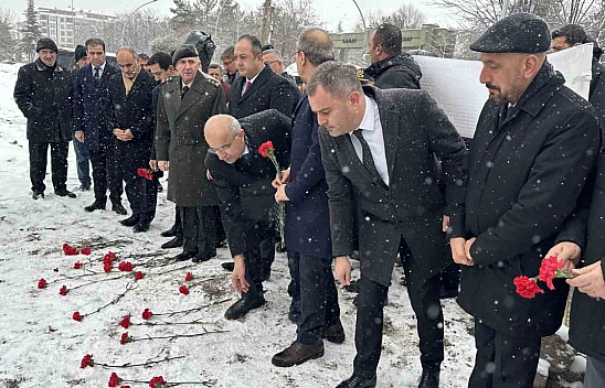 Malatya'da 6 Şubat depreminde hayatını kaybedenler anıldı