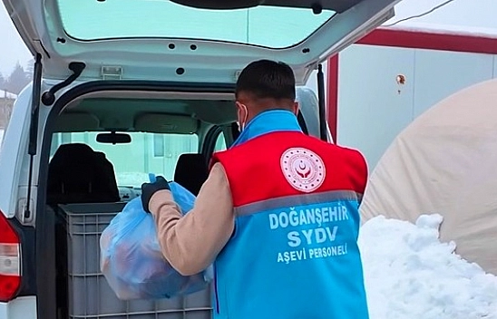 Malatya'da 65 yaş üstüne günlük sıcak yemek desteği