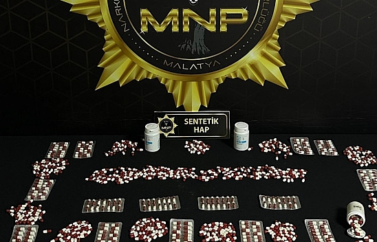 Malatya'da sokak satıcılarına operasyon: 898 uyuşturucu hap ele geçirildi