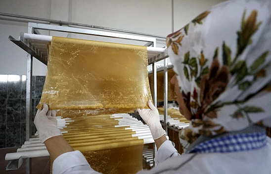 Malatya'da 90 metrelik makine geliştirdiler! Pestil üretimi baştan aşağı değiştirdiler