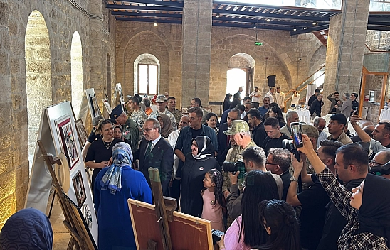 Malatya'da anlamlı sergi: 100 özel eserle şehitlerin hatırası yaşatılıyor