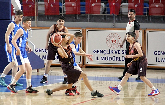 Malatya'da basketbol yarı final heyecanı başladı