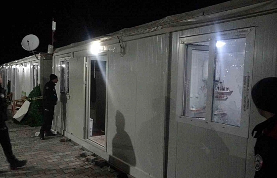 Malatya'da polis memuru bıçaklı saldırıya uğradı