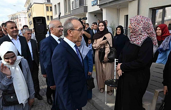 Malatya'da bin 130 konutun anahtarları hak sahiplerine teslim edildi