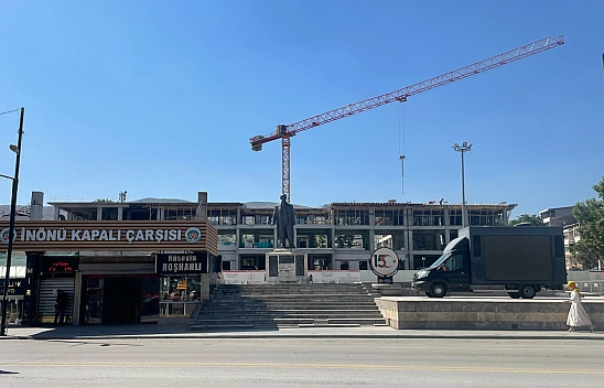 Malatya'da Bir Yıl Önce İnşasına Başlandı.. Halen Temelinden Su Çıkıyor..!