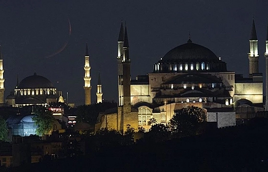 Malatya'da Camilerden Sela Sesleri Yükseldi