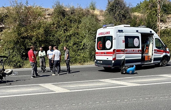 Malatya'da çapa motoru ile minibüs çarpıştı: 1 yaralı