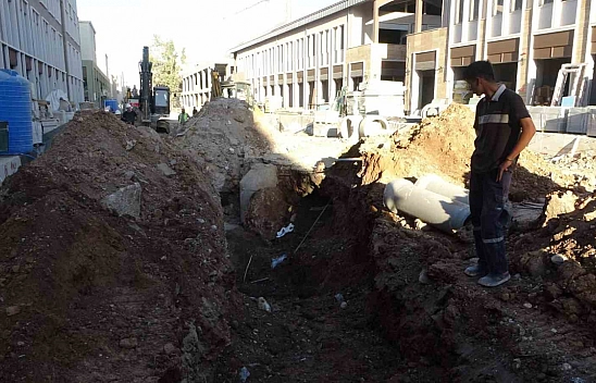 Malatya'da çarşı inşaatında göçük altında kalan işçi kurtarılamadı