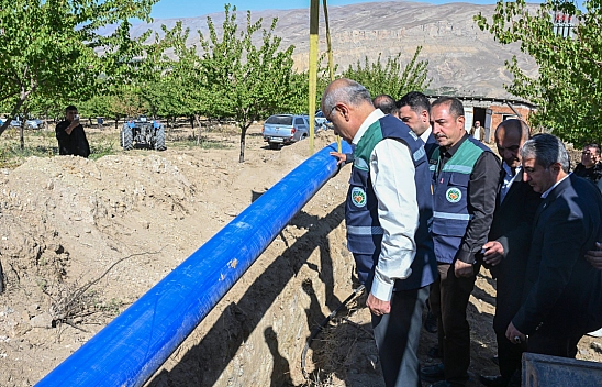 Büyükşehir Belediyesi boru dağıtıyor