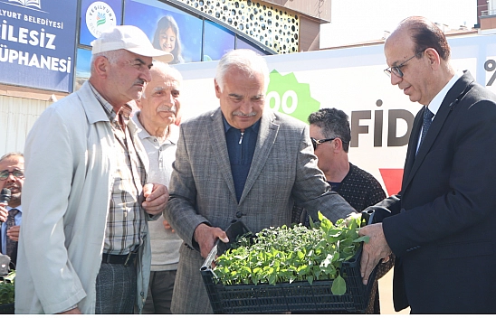 Malatya'da çiftçiye destek! 300 bin adet dağıtıldı…