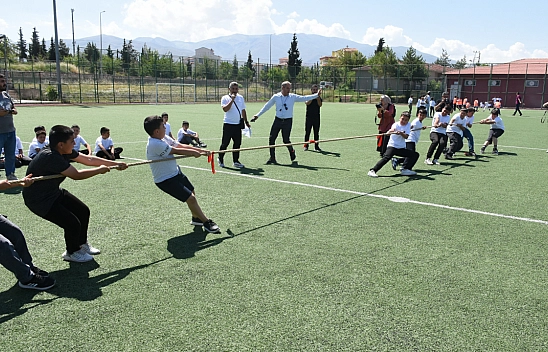 Malatya'da çocuklar ata oyunu ile buluştu!