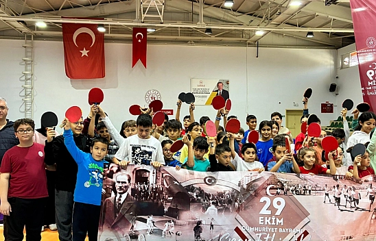 Malatya'da Cumhuriyet Kupası heyecanı: 102 sporcu masa tenisinde kıyasıya yarıştı