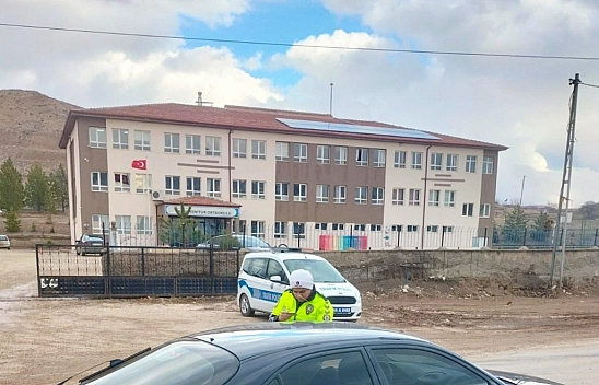 Malatya'da Denetim Arttı: Okul ve Yurt Çevreleri Didik Didik Arandı